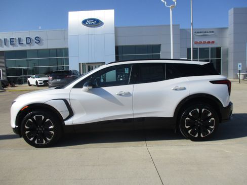 Used 2024 Chevrolet Blazer EV RS AWD/4WD image 3