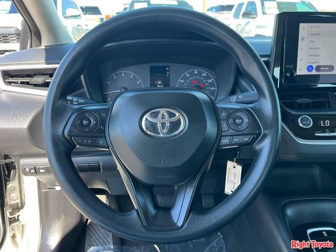 Certified 2025 Toyota Corolla LE FWD image 22