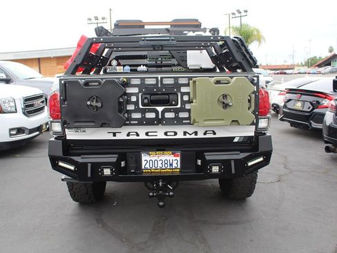 Used 2018 Toyota Tacoma TRD Pro AWD/4WD image 6