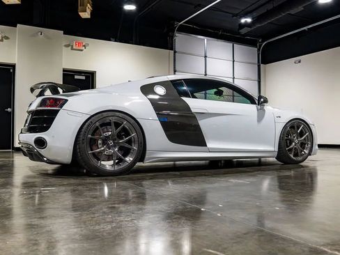 Used 2012 Audi R8 V10 image 11
