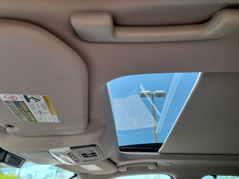 Used 2025 Nissan Rogue Platinum w/ Platinum Premium Package FWD image 31