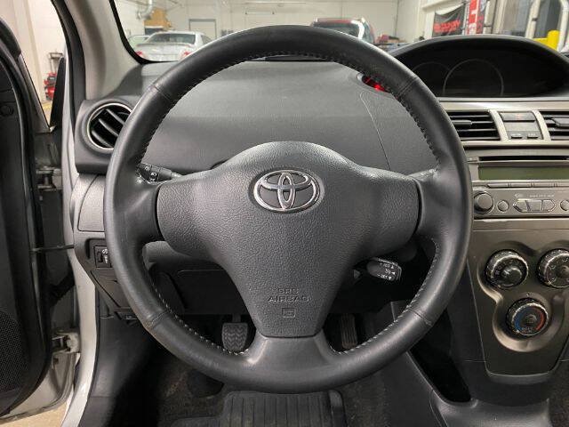 Used 2009 Toyota Yaris S FWD image 19