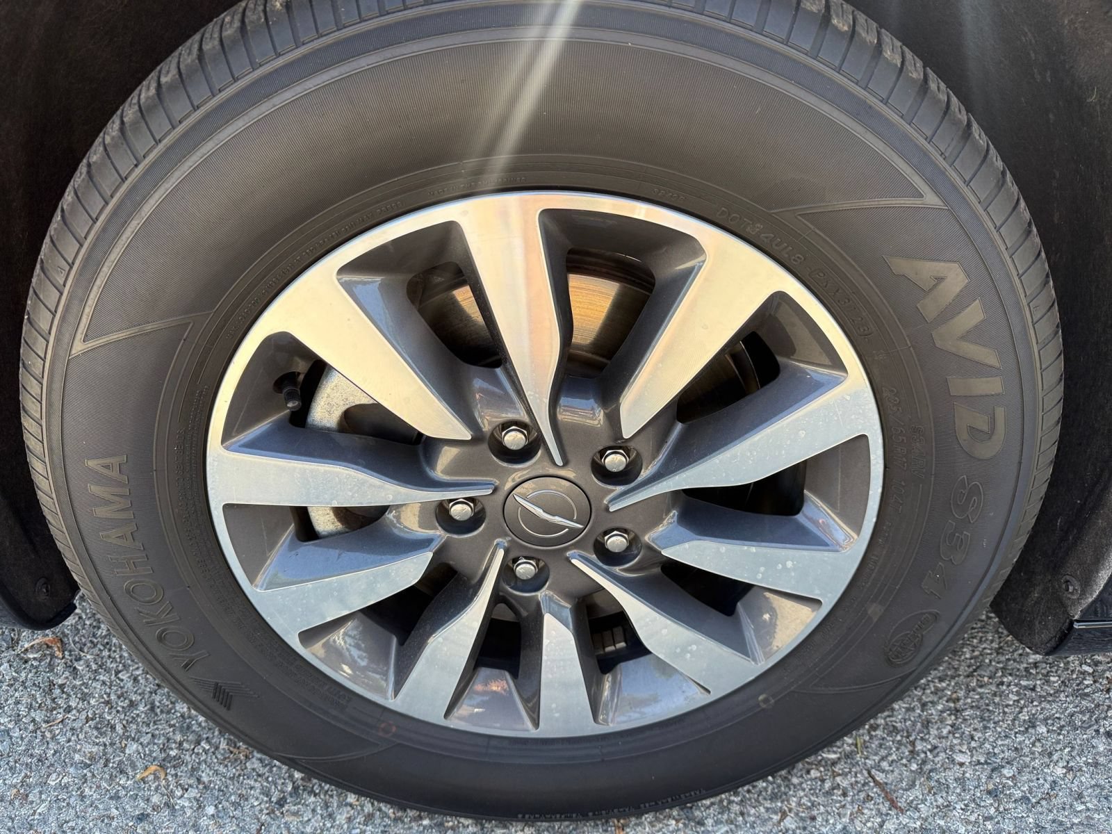 Used 2023 Chrysler Pacifica Touring-L FWD image 29