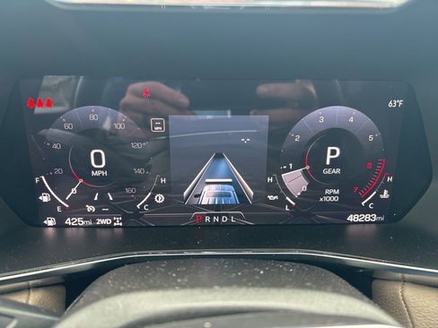 Used 2024 GMC Canyon Denali image 13