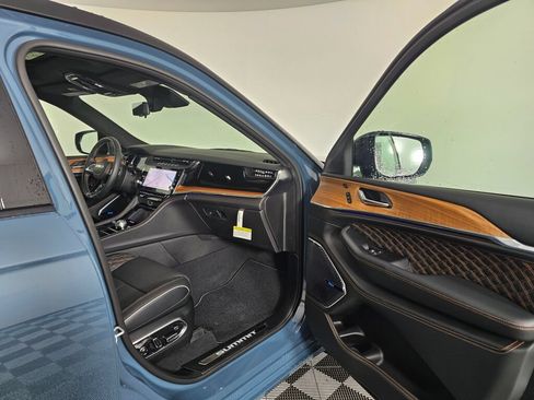 New 2026 Jeep Grand Cherokee L Summit AWD/4WD image 39
