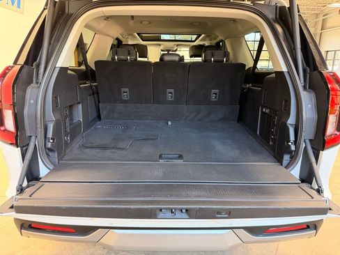 Used 2025 Ford Expedition Max Platinum w/ Driver's Package AWD/4WD image 12