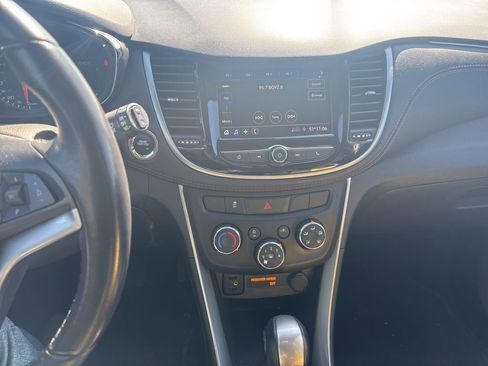 Used 2022 Chevrolet Trax LT w/ Sport Edition image 10