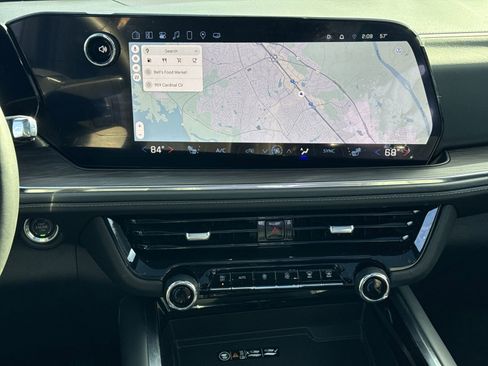 Used 2025 Chevrolet Suburban Z71 w/ Z71 Off-Road Package image 30