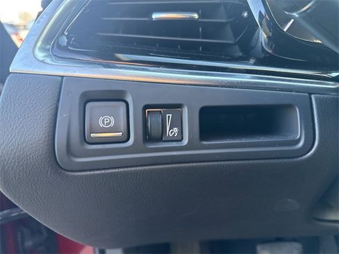 Used 2025 Cadillac XT6 Premium Luxury image 14