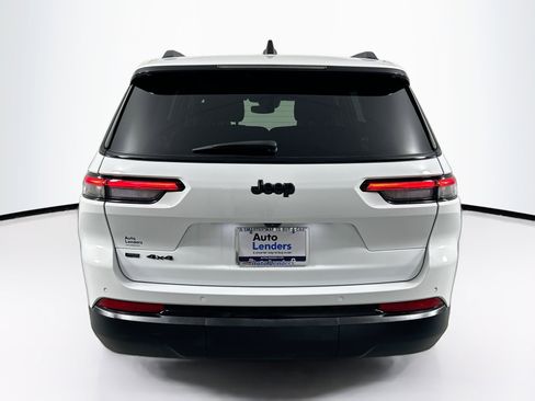 Used 2023 Jeep Grand Cherokee L Laredo image 6