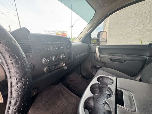Used 2013 Chevrolet Silverado 2500 LT AWD/4WD image 17