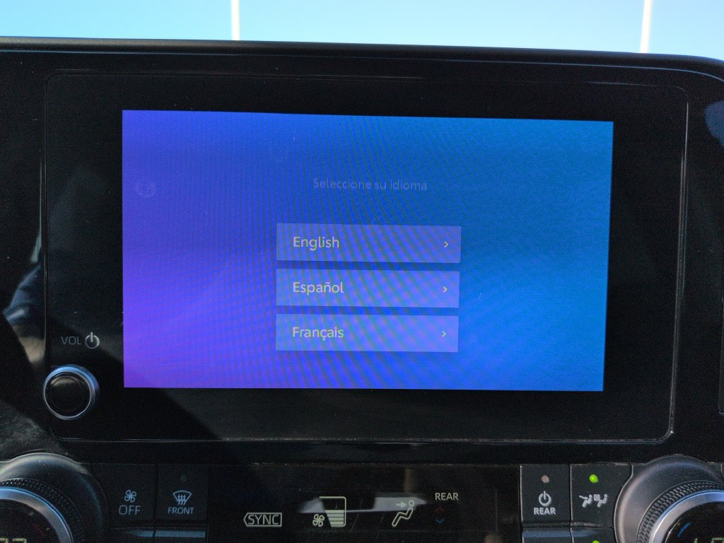 Used 2023 Toyota Highlander LE AWD/4WD image 19
