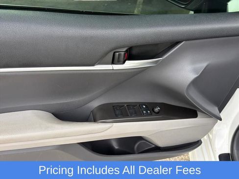 Used 2022 Toyota Camry SE FWD image 22