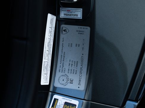 Used 2015 Lamborghini Huracan LP 610-4 image 35