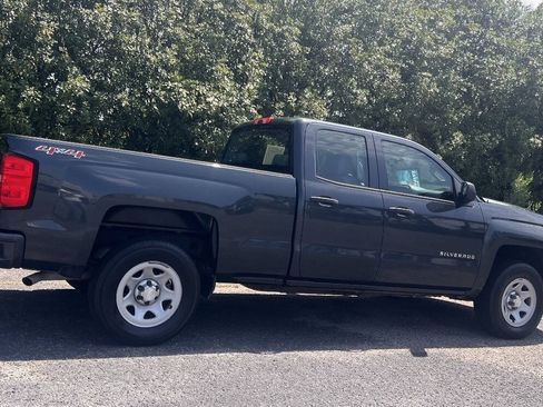 Used 2017 Chevrolet Silverado 1500 W/T w/ Trailering Package AWD/4WD image 8