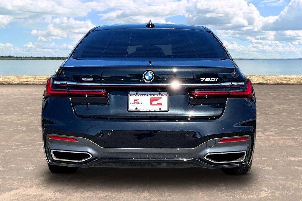 Used 2021 BMW 750i xDrive w/ Executive Package AWD/4WD image 5