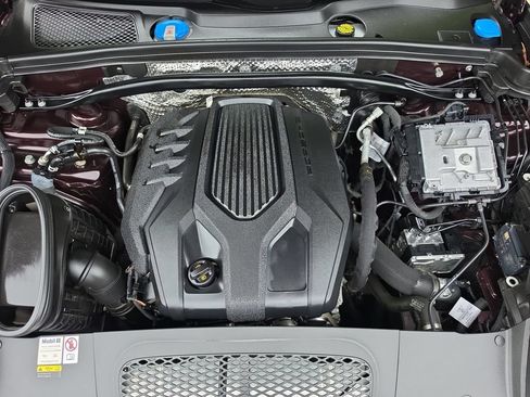 Used 2023 Porsche Macan AWD/4WD image 16