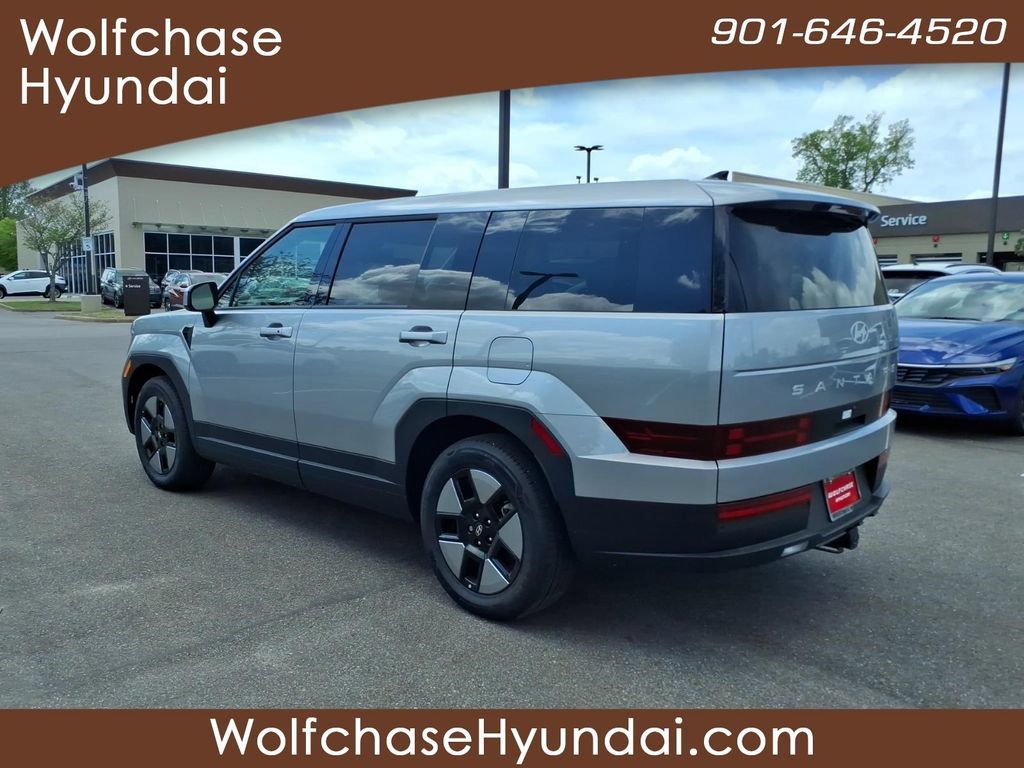 Used 2026 Hyundai Santa Fe SE FWD image 3