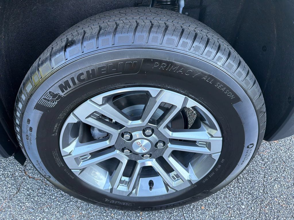 Used 2026 GMC Terrain Elevation w/ Technology Package II FWD image 19