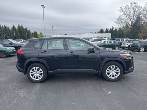 Used 2023 Toyota Corolla Cross L AWD/4WD image 2