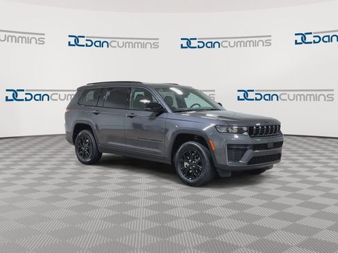 New 2026 Jeep Grand Cherokee L 4WD image 2