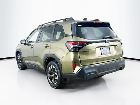 Used 2025 Subaru Forester Premium AWD/4WD image 5