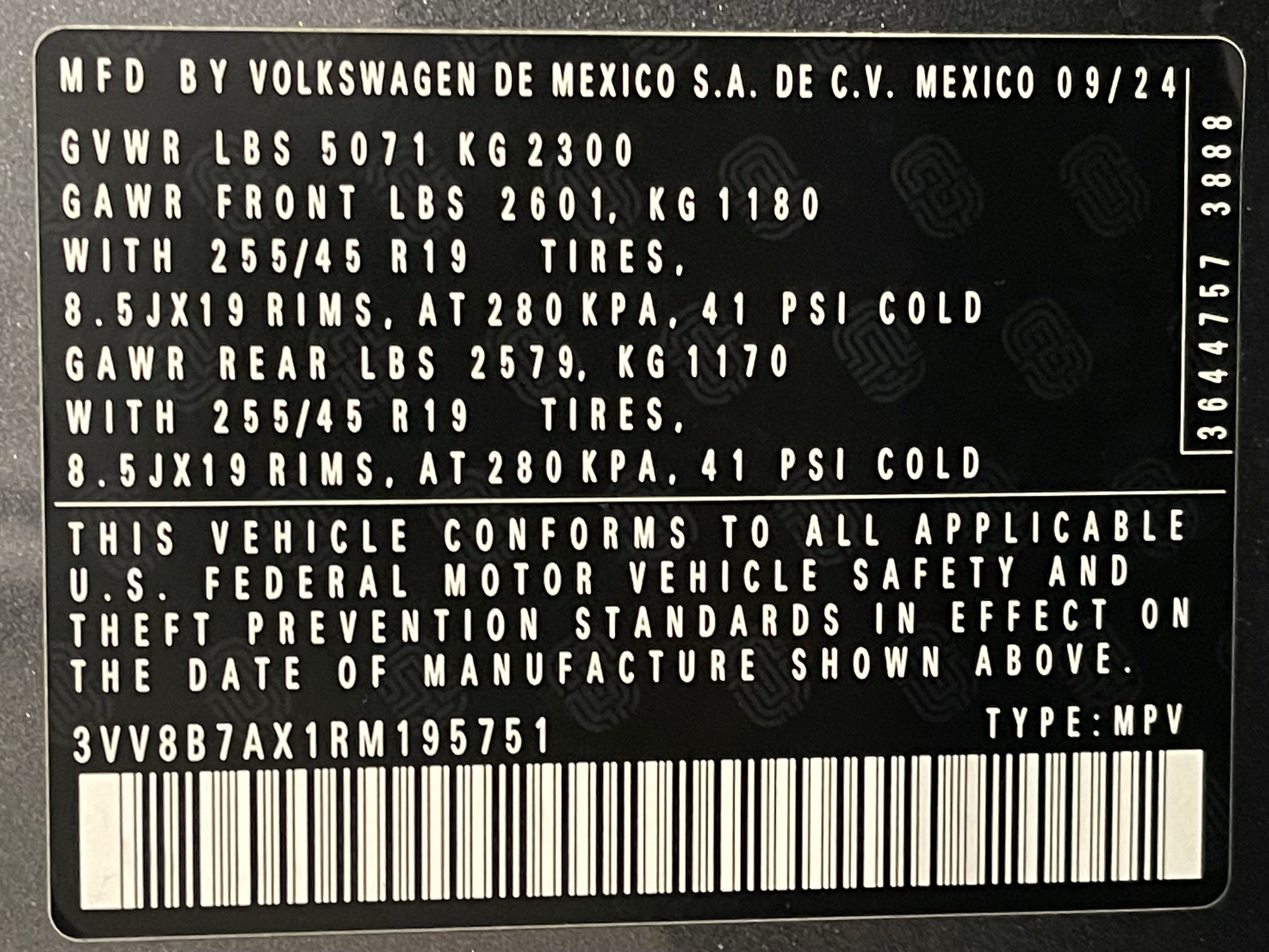 Used 2024 Volkswagen Tiguan SE R-Line AWD/4WD image 25