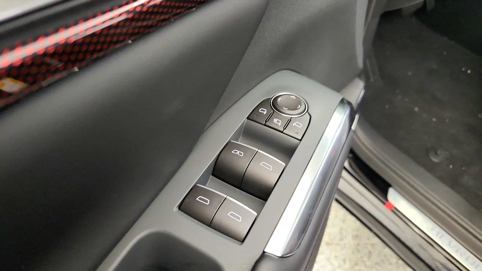 New 2027 Chevrolet Traverse RS AWD/4WD image 23