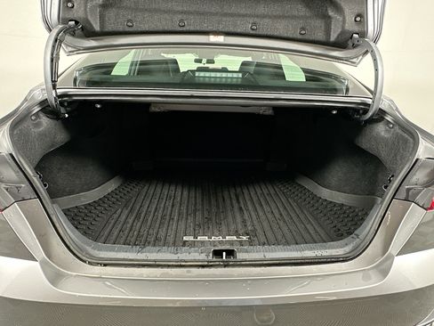 Used 2025 Toyota Camry SE image 28