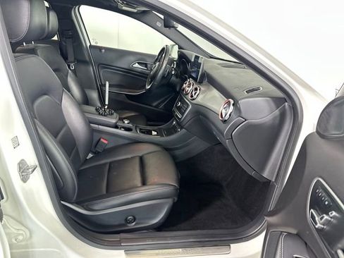 Used 2018 Mercedes-Benz GLA 250 4MATIC image 27