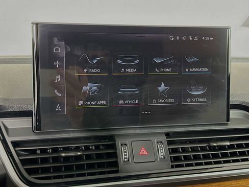 Used 2024 Audi Q5 2.0T Premium image 13