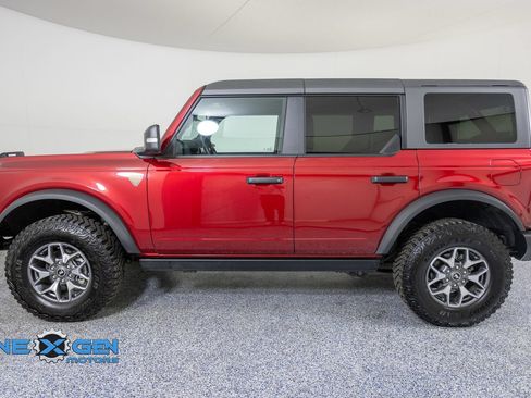Used 2025 Ford Bronco Badlands AWD/4WD image 4