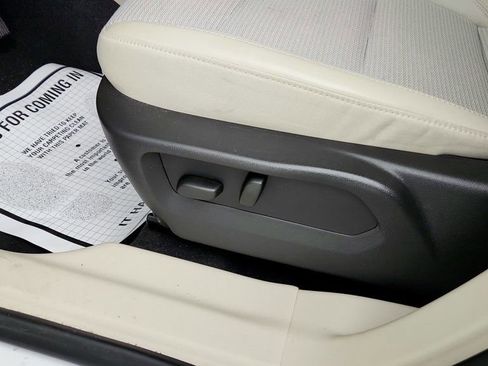 Used 2023 Buick Envision Preferred image 12