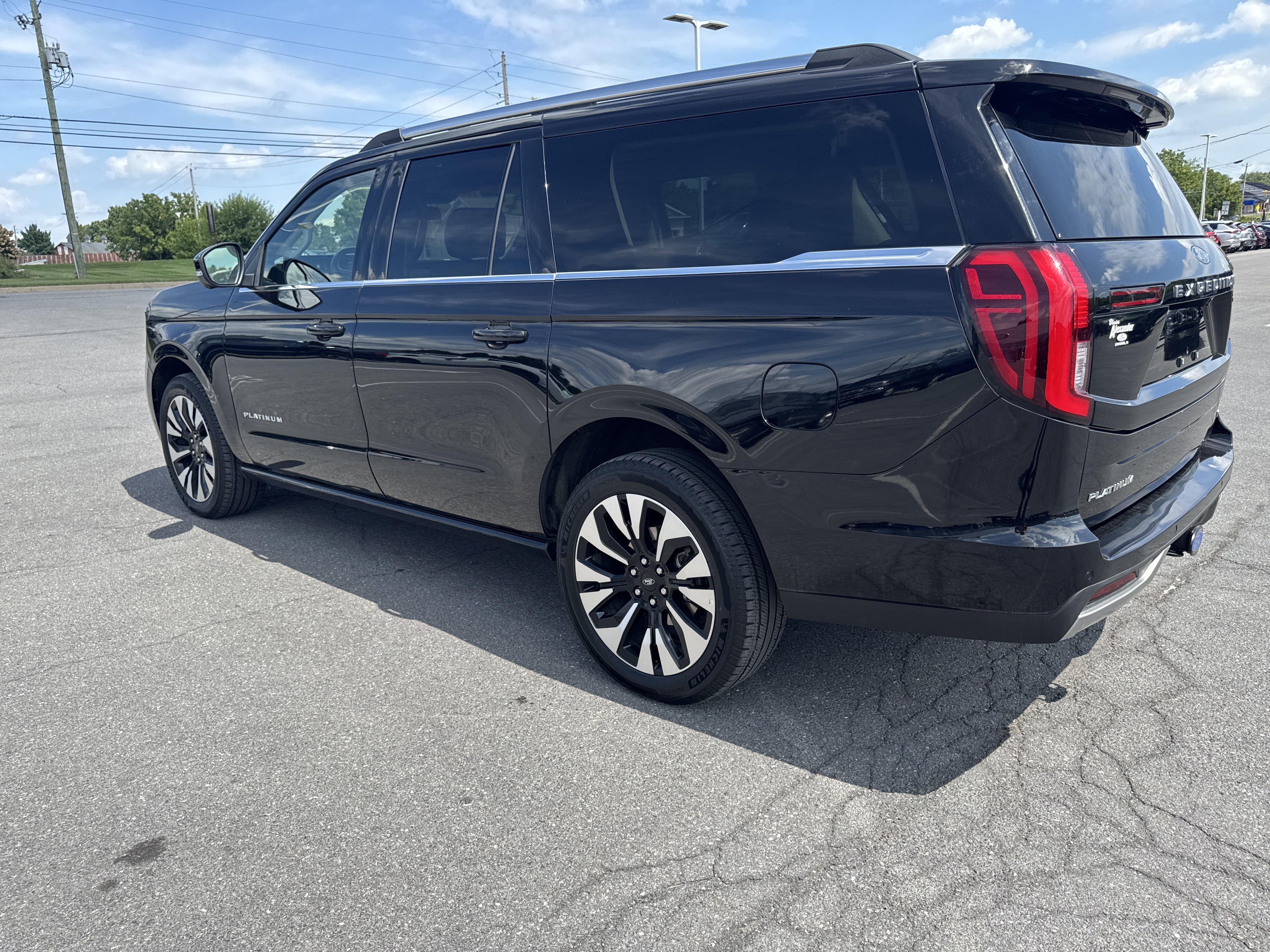 Certified 2025 Ford Expedition Max Platinum w/ Driver's Package AWD/4WD image 13