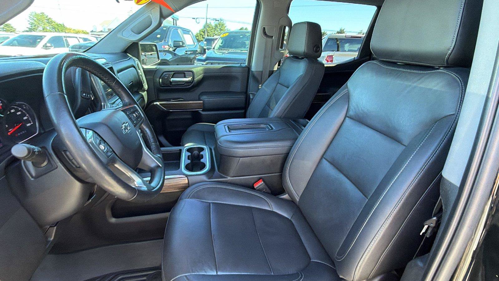 Used 2021 Chevrolet Silverado 1500 LT Trail Boss w/ Convenience Package II AWD/4WD image 17