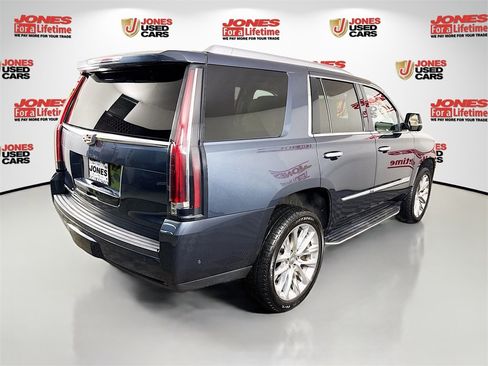 Used 2020 Cadillac Escalade Luxury image 16