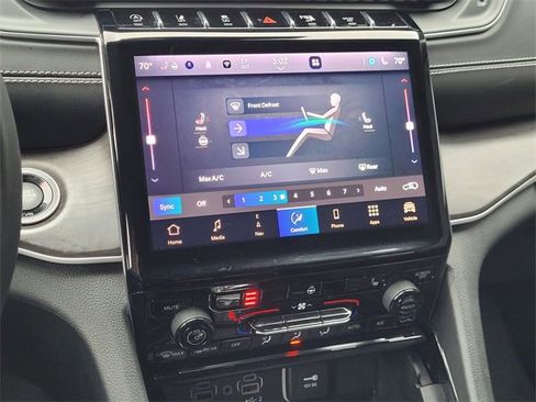 Certified 2023 Jeep Grand Cherokee Limited image 11