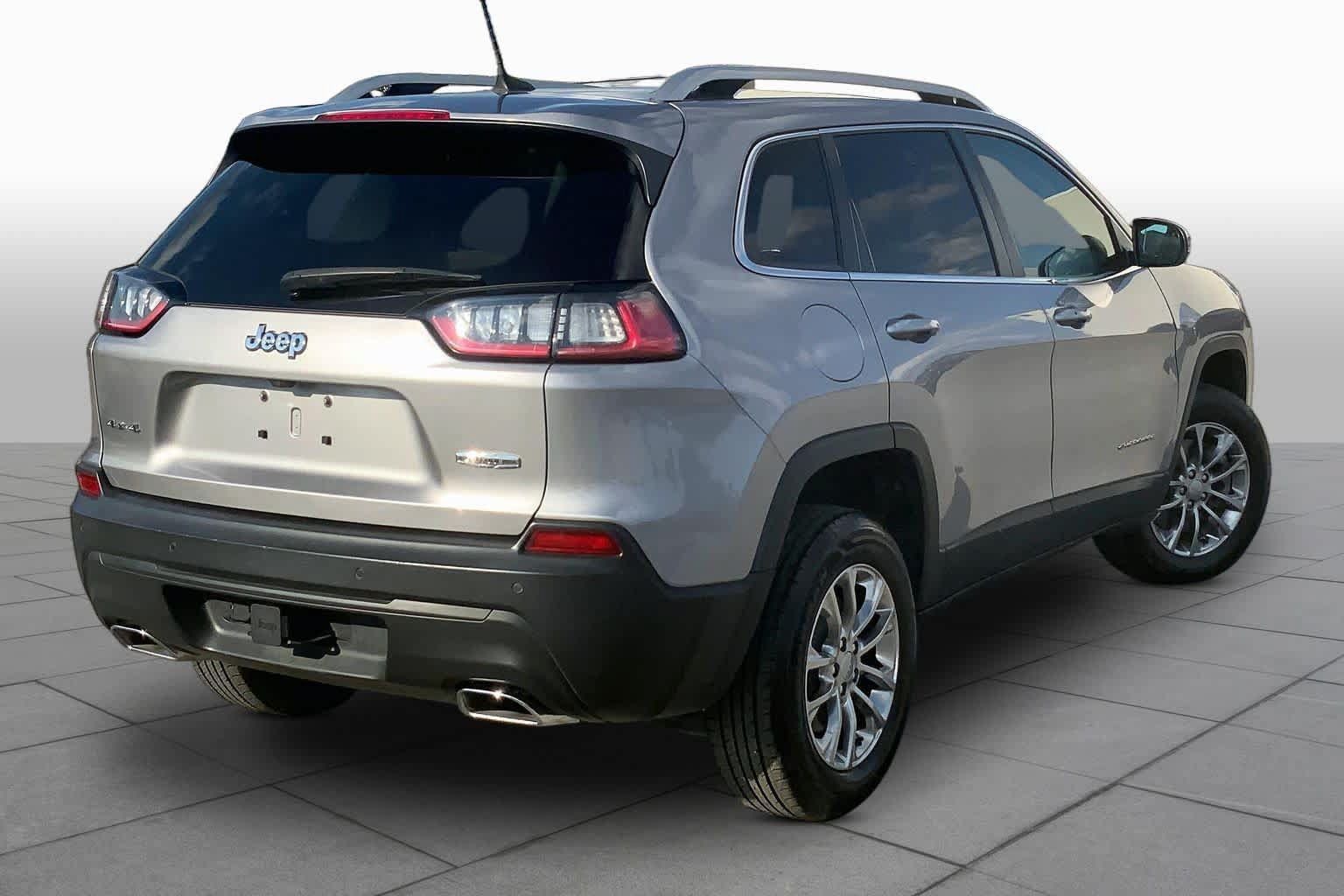 Used 2021 Jeep Cherokee Latitude Lux w/ Trailer Tow Group AWD/4WD image 13