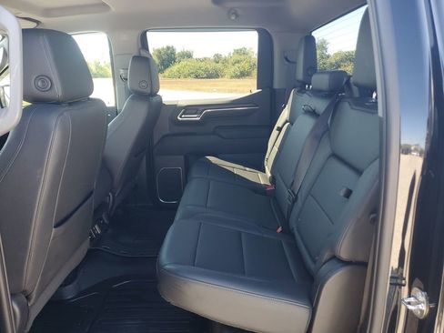 Used 2023 GMC Sierra 1500 SLT w/ X31 Off-Road Package image 23