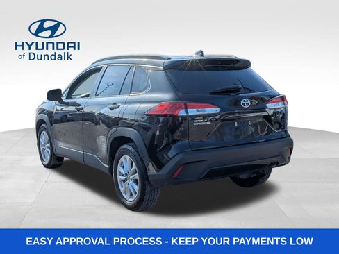 Used 2024 Toyota Corolla Cross LE image 6