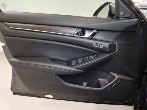 Used 2022 Honda Accord Touring image 22