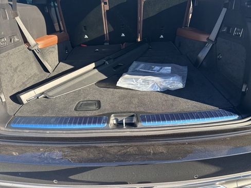 Used 2025 Mercedes-Benz GLS 450 4MATIC image 10