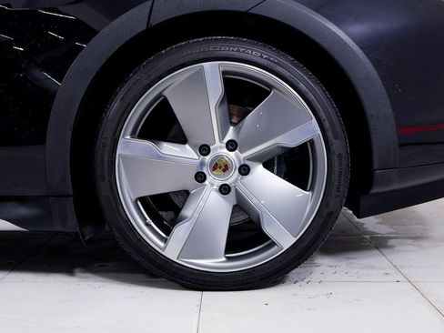 Certified 2024 Porsche Taycan 4 Cross Turismo w/ Premium Package image 25