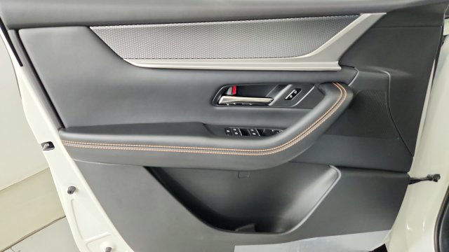 Used 2025 MAZDA CX-70 Plug-In Hybrid w/ Premium Pkg AWD/4WD image 9