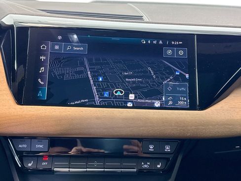 Used 2023 Audi e-tron GT Premium Plus image 13