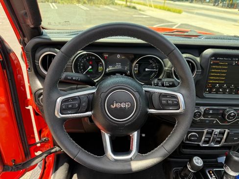 Used 2023 Jeep Wrangler Unlimited Sahara AWD/4WD image 21
