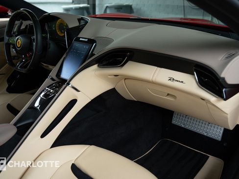 Used 2022 Ferrari Roma RWD image 35