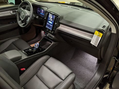 New 2026 Volvo XC40 B5 Plus w/ Climate Package image 21