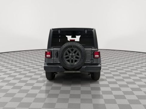 Used 2025 Jeep Wrangler Unlimited Sport AWD/4WD image 9