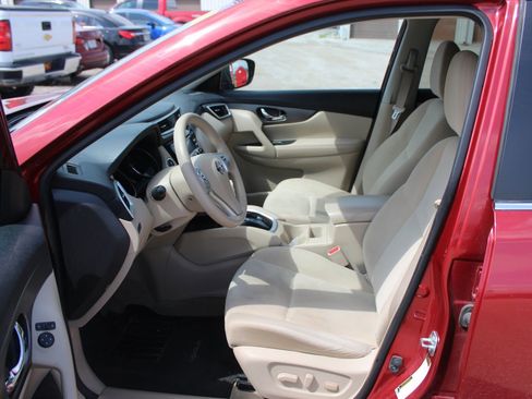 Used 2015 Nissan Rogue SV image 9